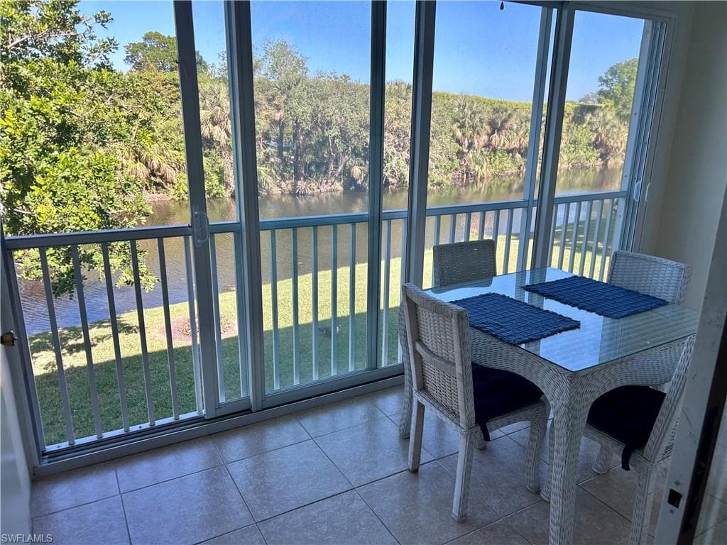 633 Palm View DR 4-1