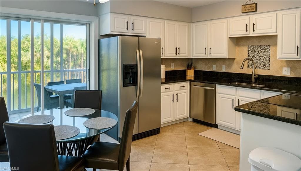 633 Palm View DR 4-2