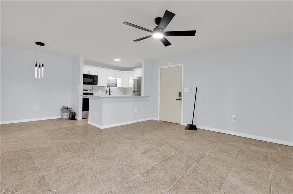 5713 Foxlake DR 1-18