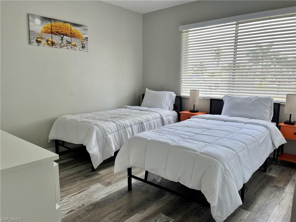 190 Palm DR 1-10