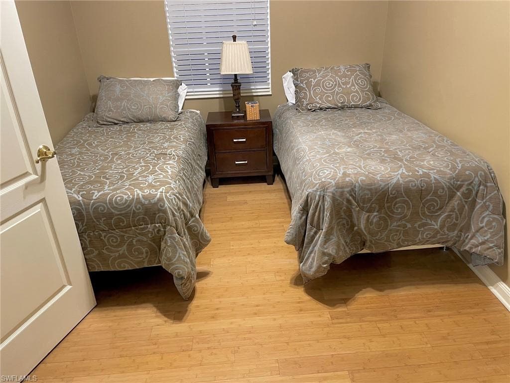 5601 Cove CIR-32
