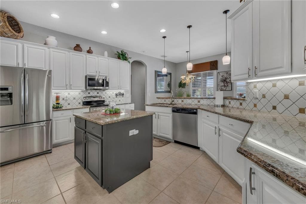 2111 Grove DR-5