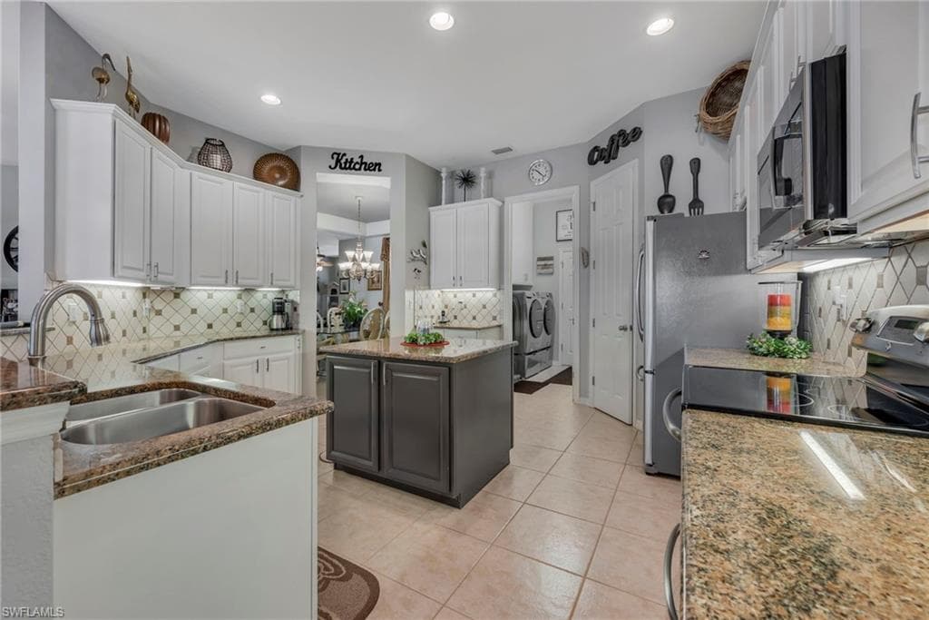 2111 Grove DR-6