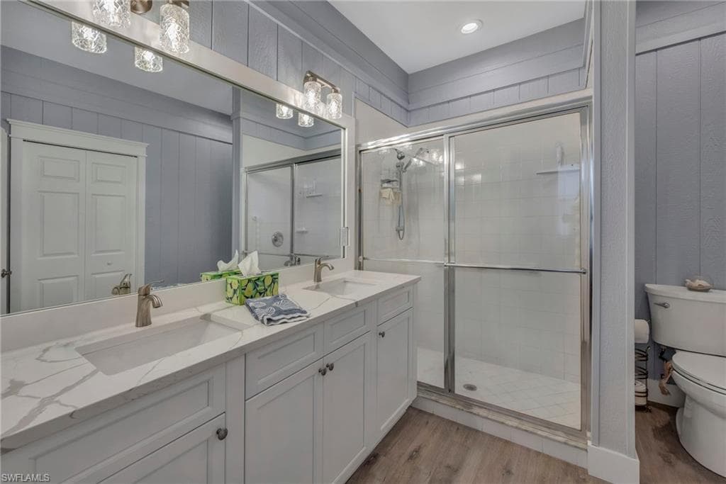 2219 Carnaby CT-13