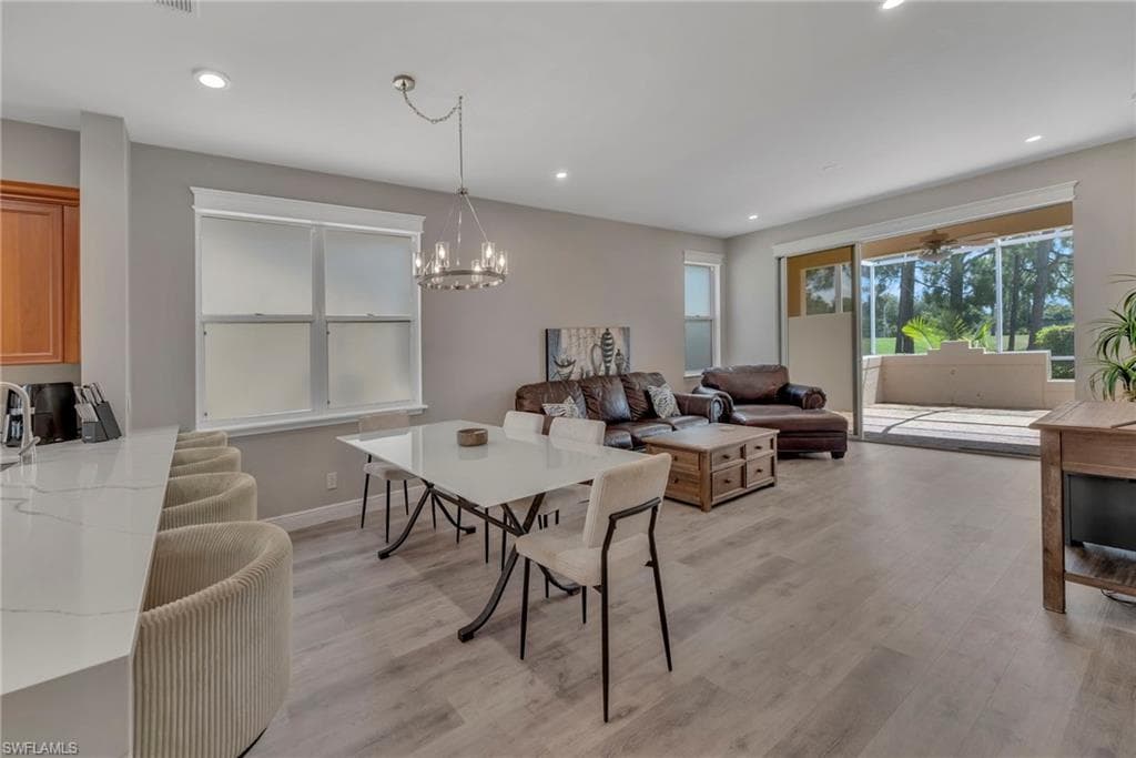 2219 Carnaby CT-3