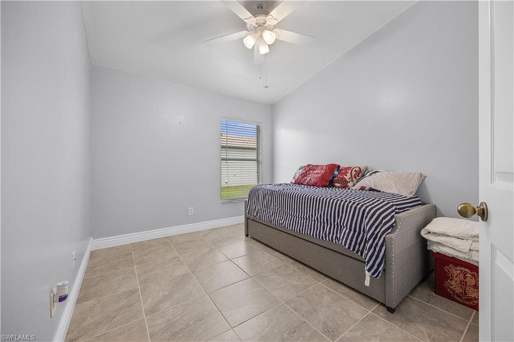 15633 Beachcomber AVE-15
