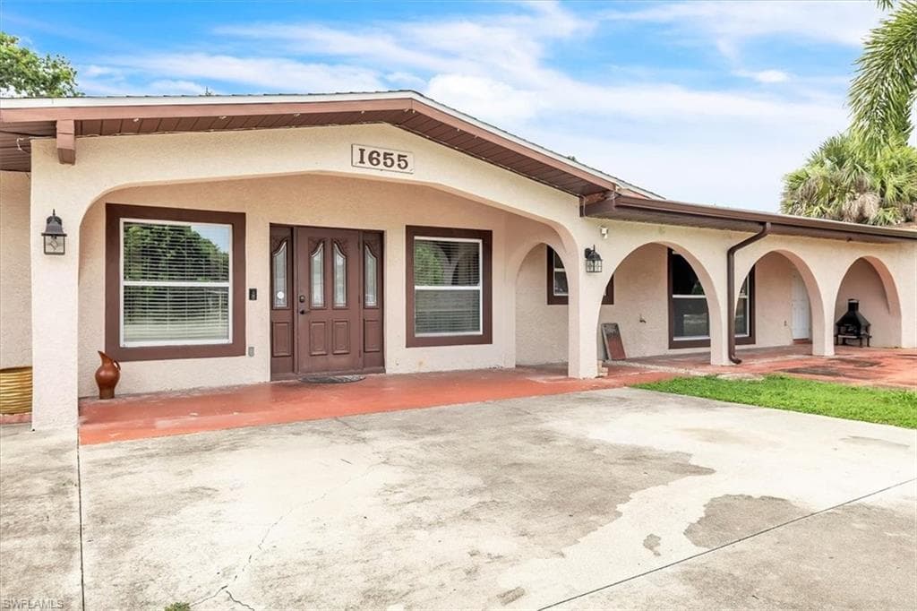 1655 Daniels DR-1