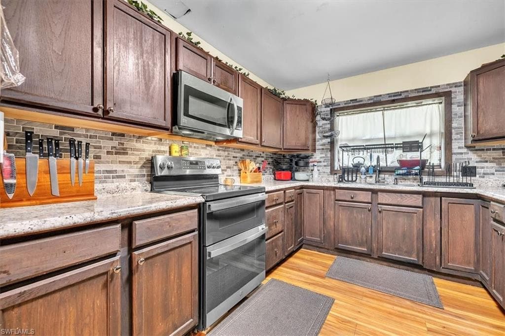 1655 Daniels DR-9