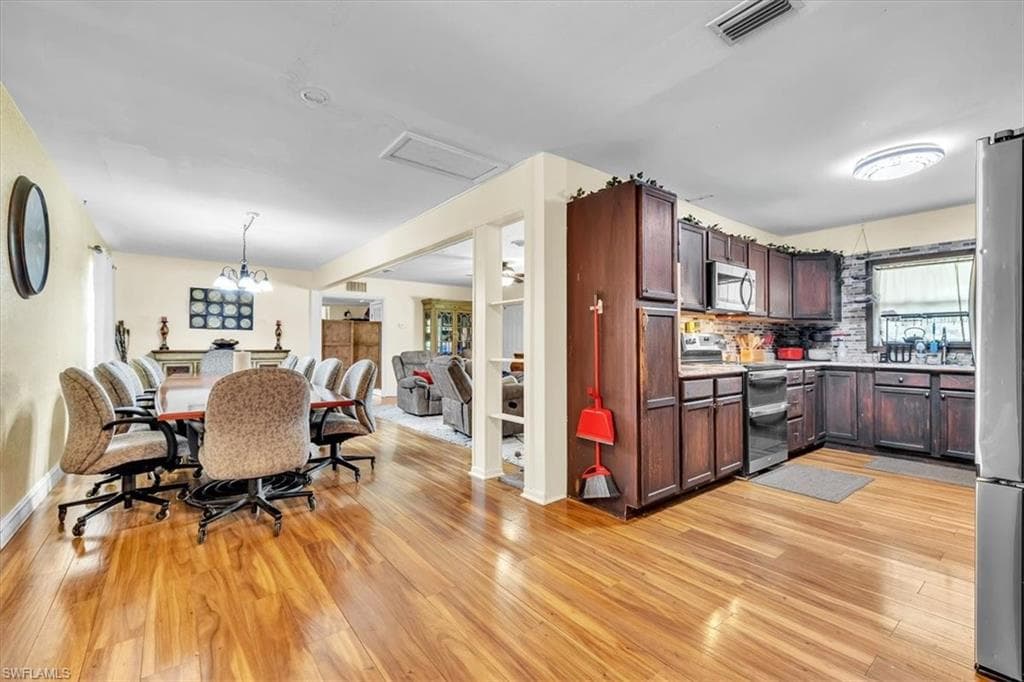 1655 Daniels DR-10