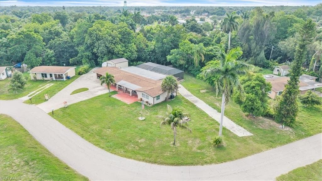 1655 Daniels DR-43
