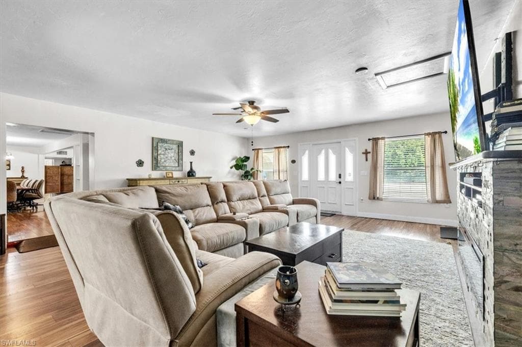 1655 Daniels DR-3