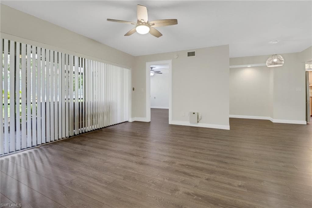 7115 Lakeridge CT 110-6