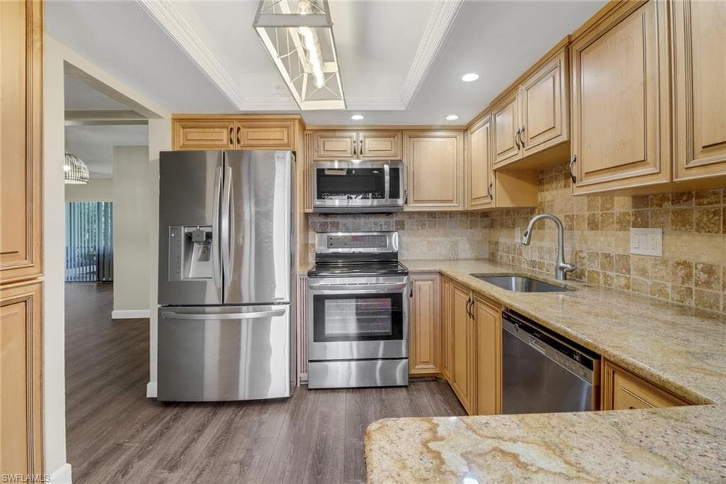 7115 Lakeridge CT 110-10