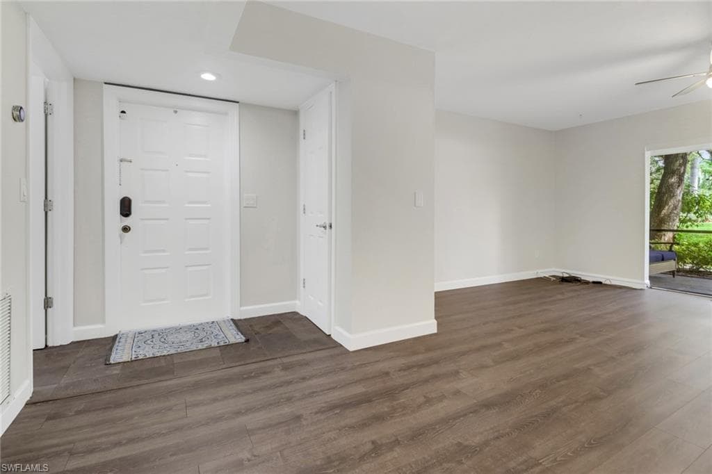 7115 Lakeridge CT 110-3