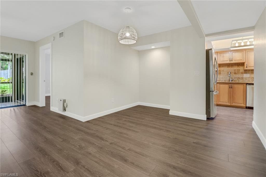 7115 Lakeridge CT 110-7
