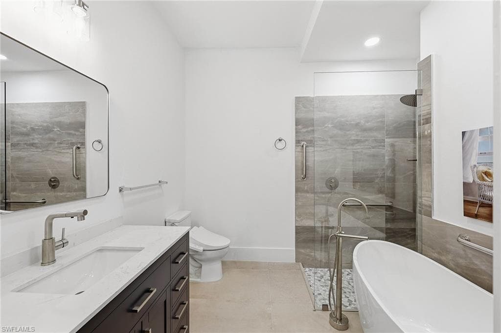1232 Royal Palm DR-26