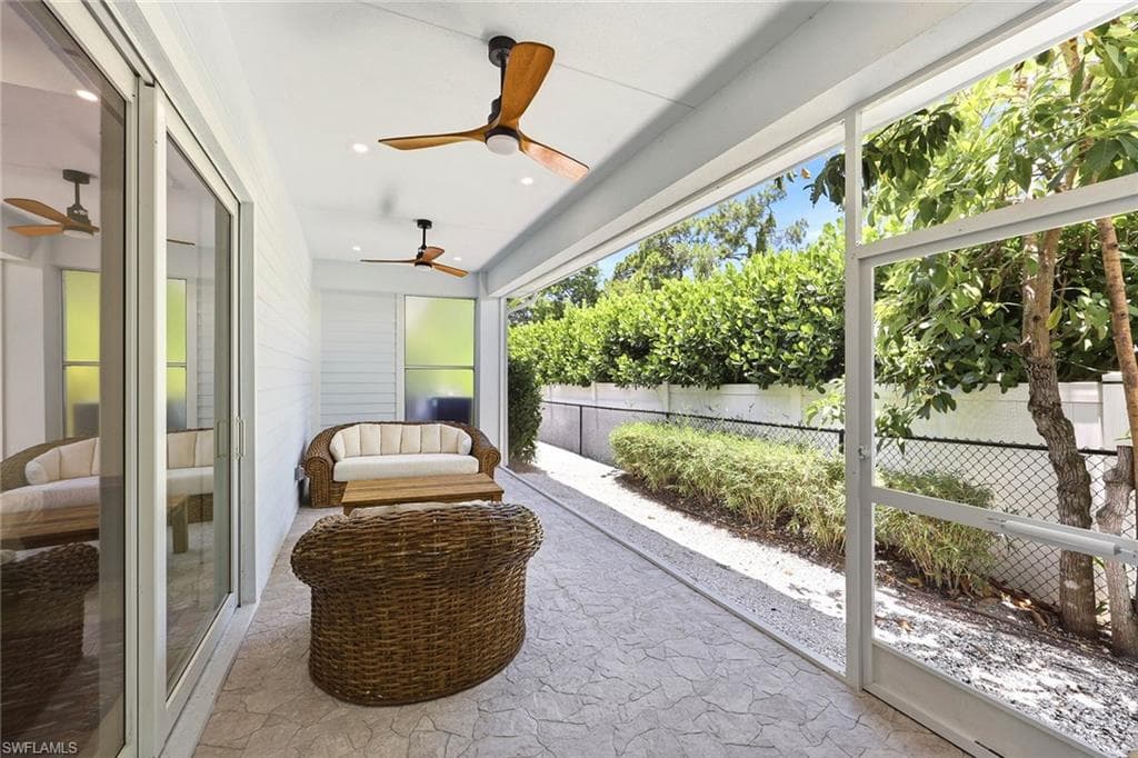 1232 Royal Palm DR-27