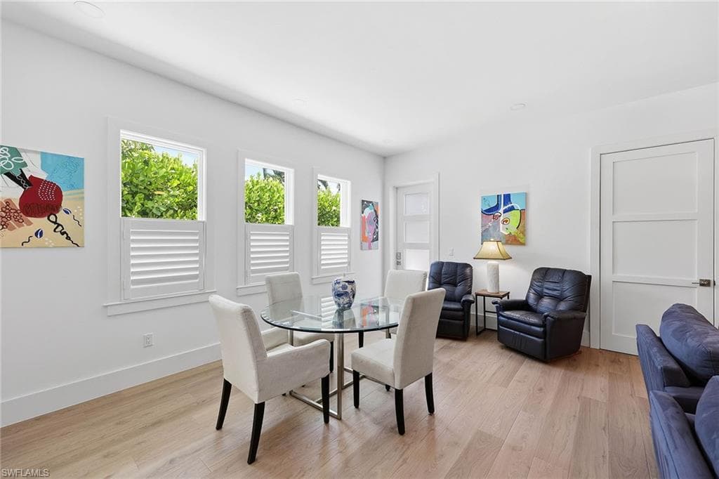1232 Royal Palm DR-23