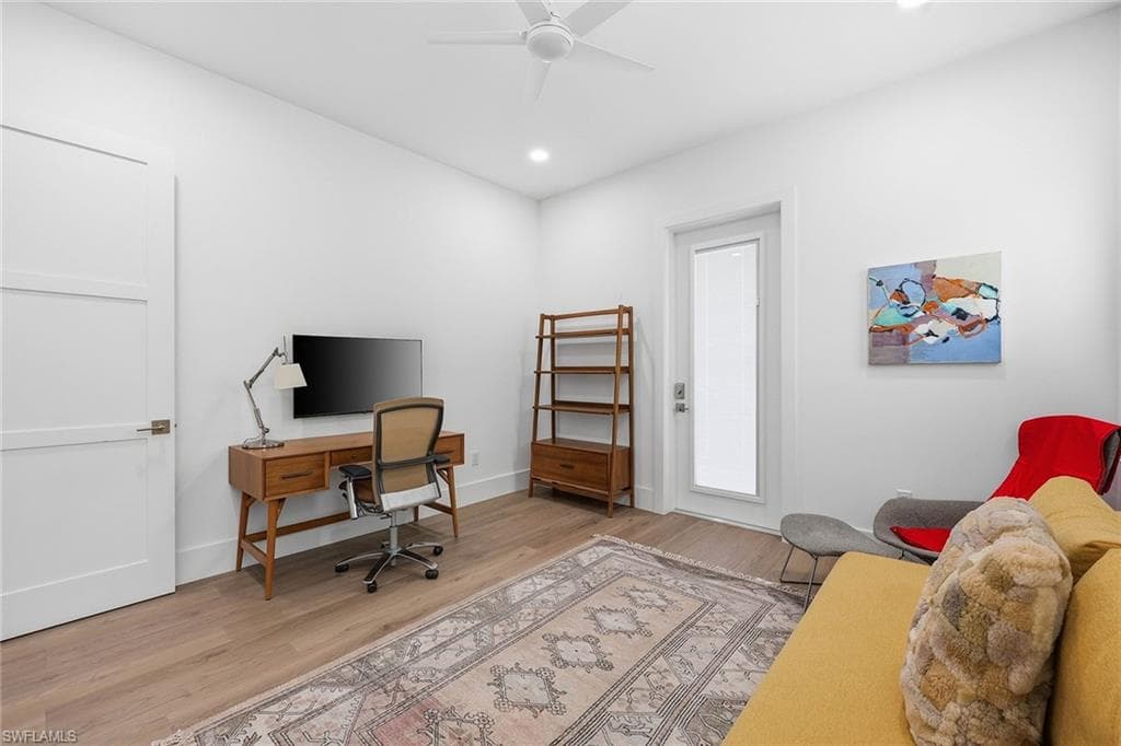 1232 Royal Palm DR-29