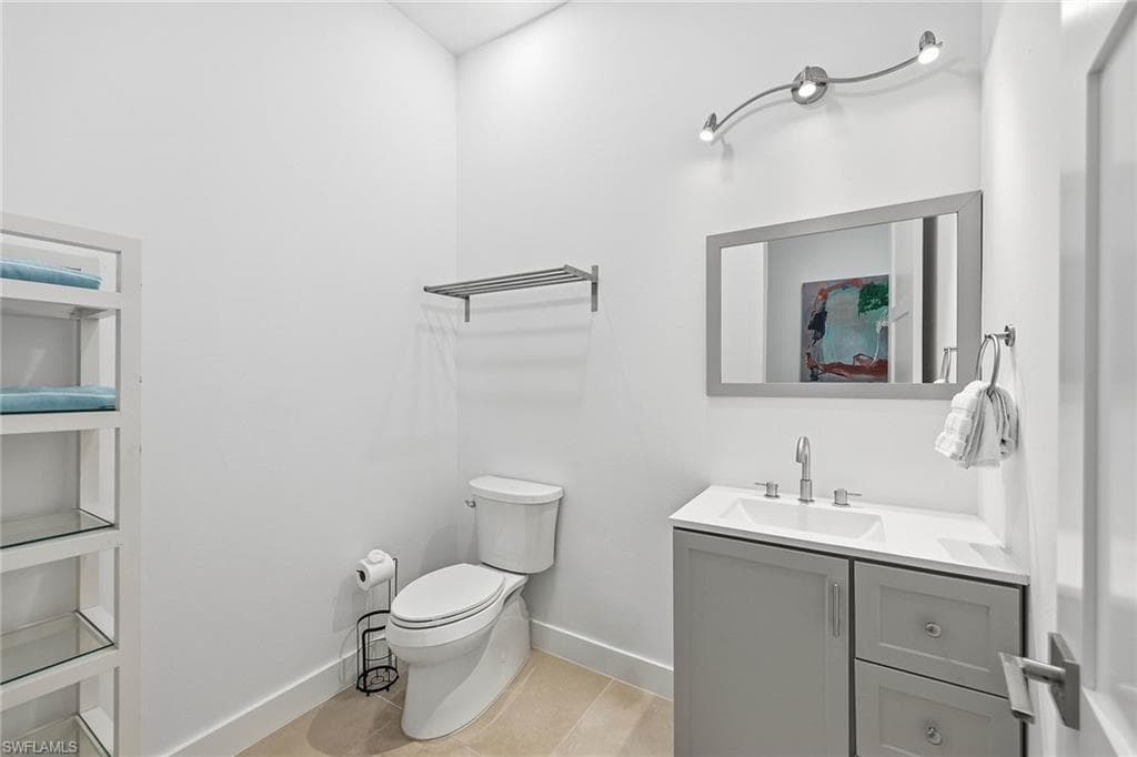 1232 Royal Palm DR-17
