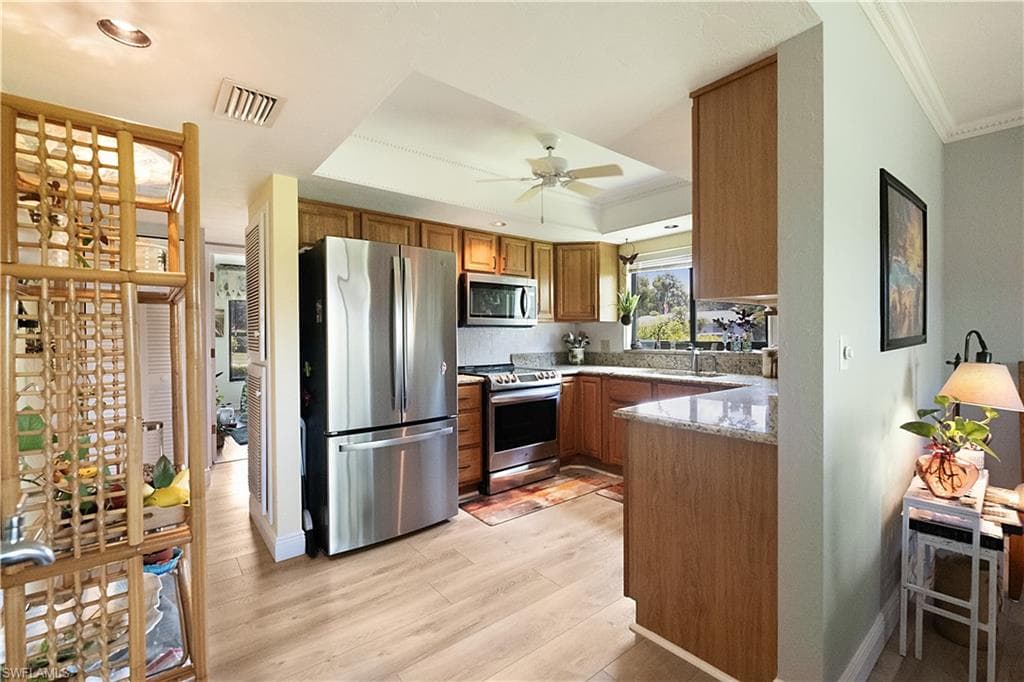 104 Brittany CT-9