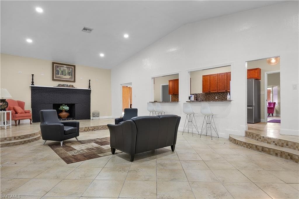 7823 Marx DR-4