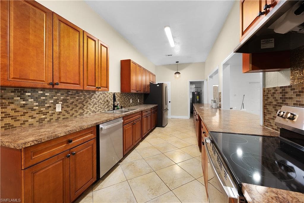 7823 Marx DR-7
