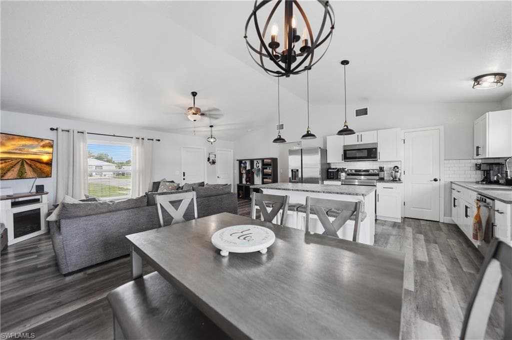 1601 SE Sheila DR-2