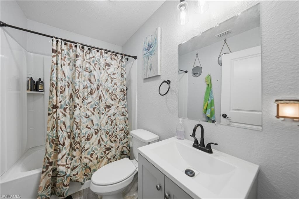 1601 SE Sheila DR-19