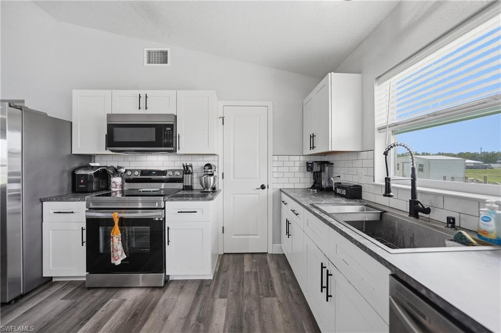 1601 SE Sheila DR-8