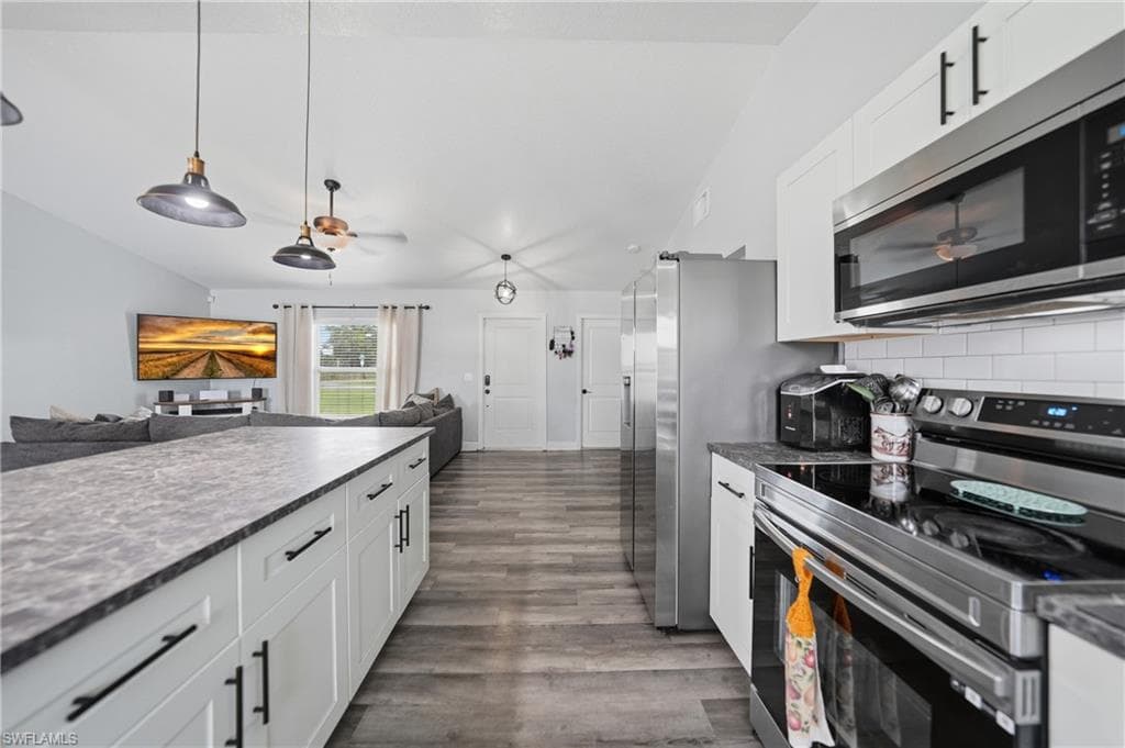1601 SE Sheila DR-9
