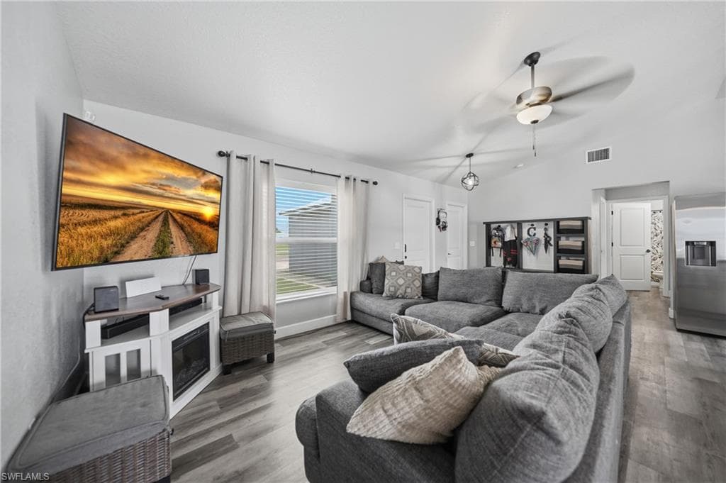 1601 SE Sheila DR-3