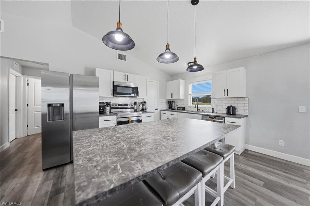 1601 SE Sheila DR-7