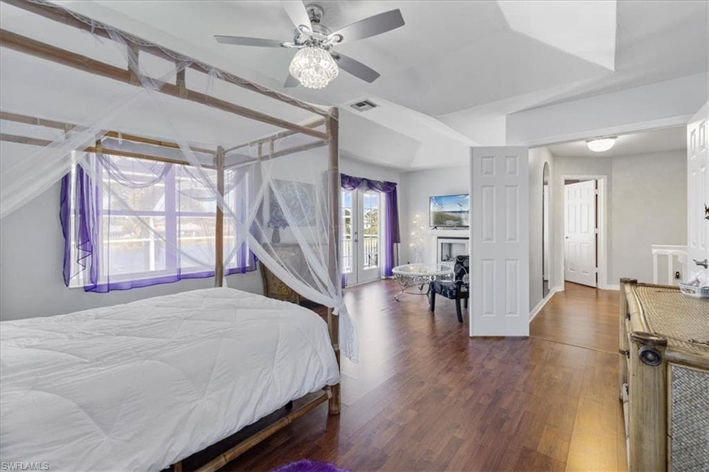 13870 Silver Lake CT-17