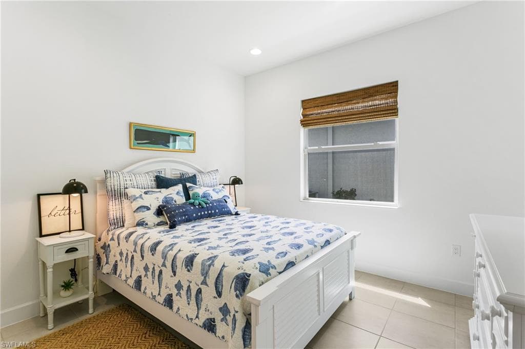 12363 Purple Ficus WAY-18