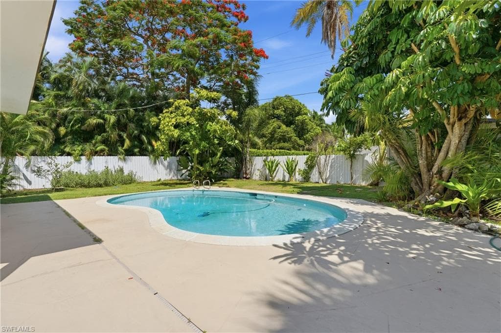 1358 Hopedale DR-42