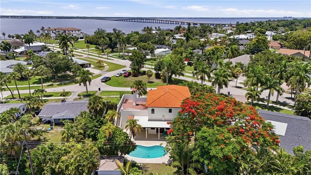 1358 Hopedale DR-48
