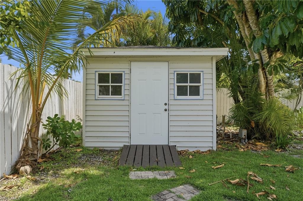 1358 Hopedale DR-44
