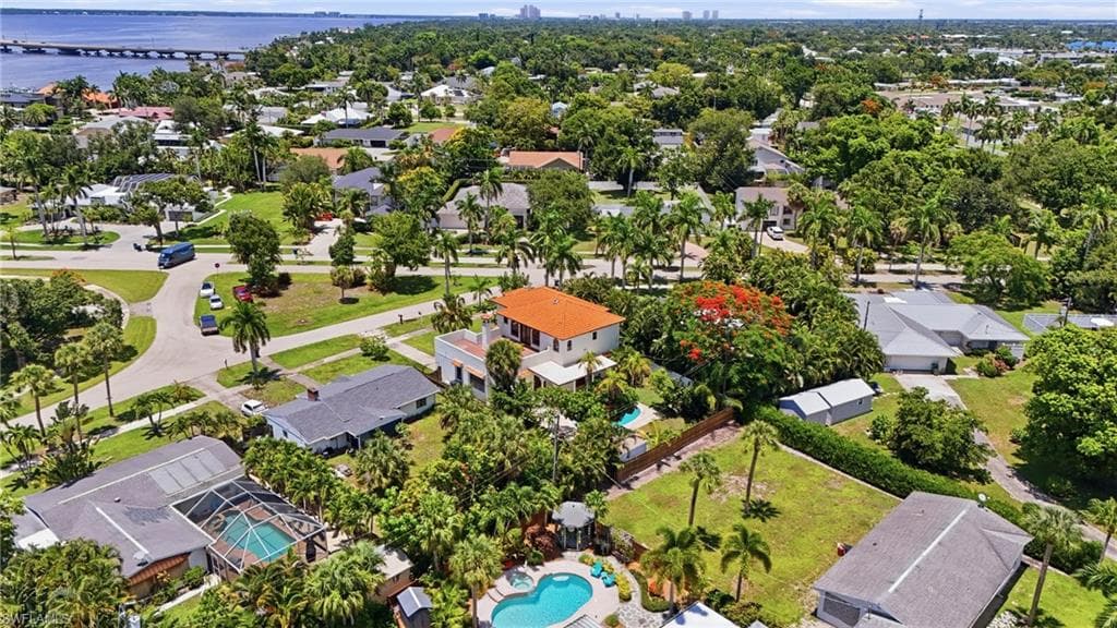 1358 Hopedale DR-49