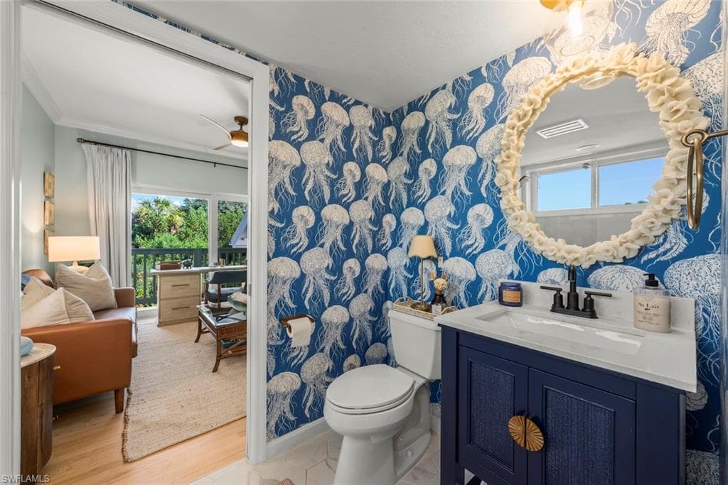 1048 Kings Crown DR-22
