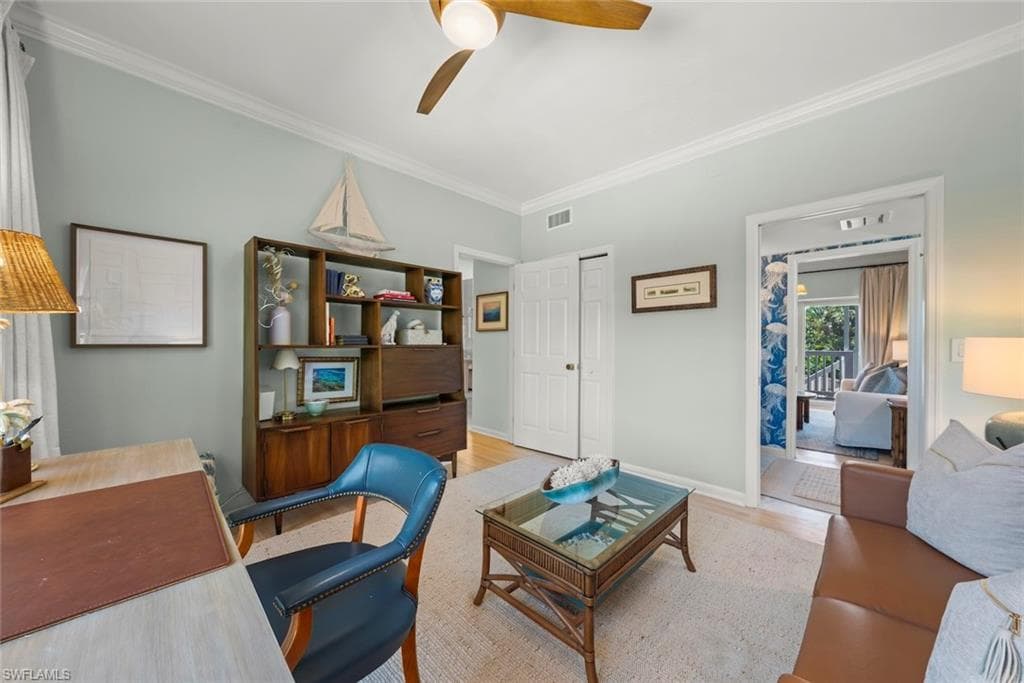 1048 Kings Crown DR-20