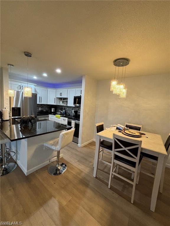 5713 Foxlake DR 4-5