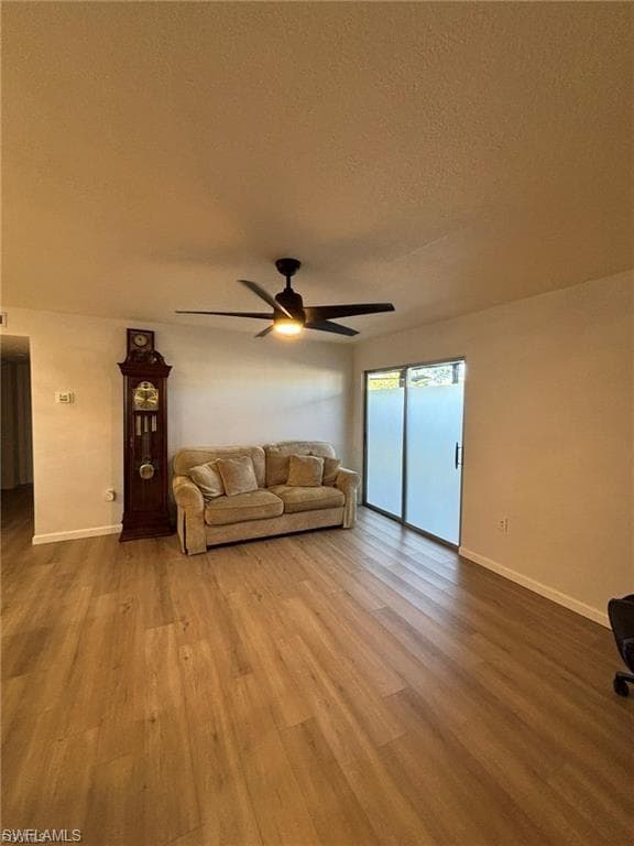 5713 Foxlake DR 4-2
