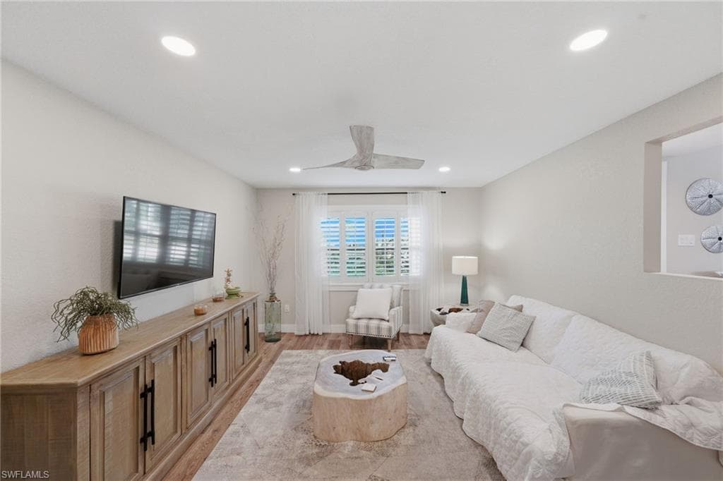 5400 Almar DR-17
