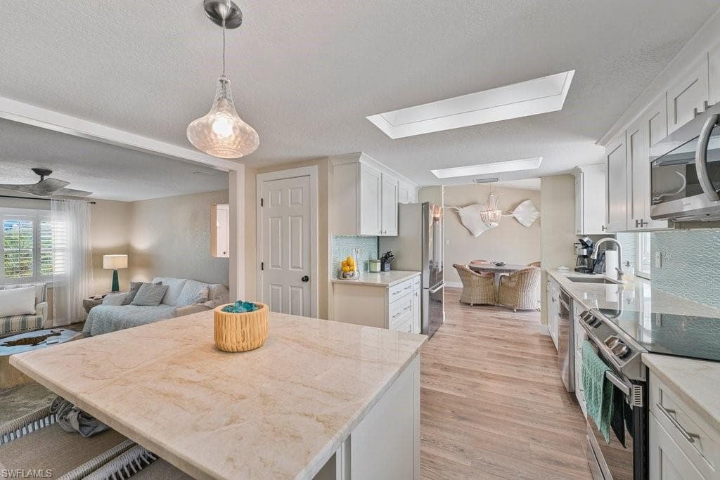 5400 Almar DR-14