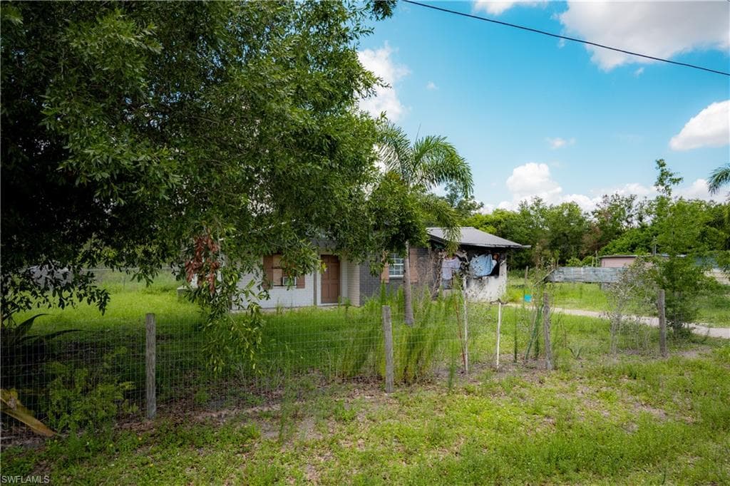 1553 SE Carnahan AVE-10