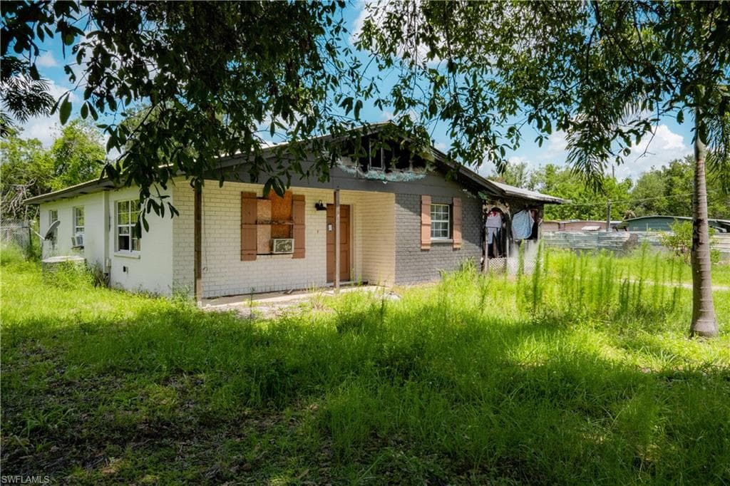 1553 SE Carnahan AVE-3