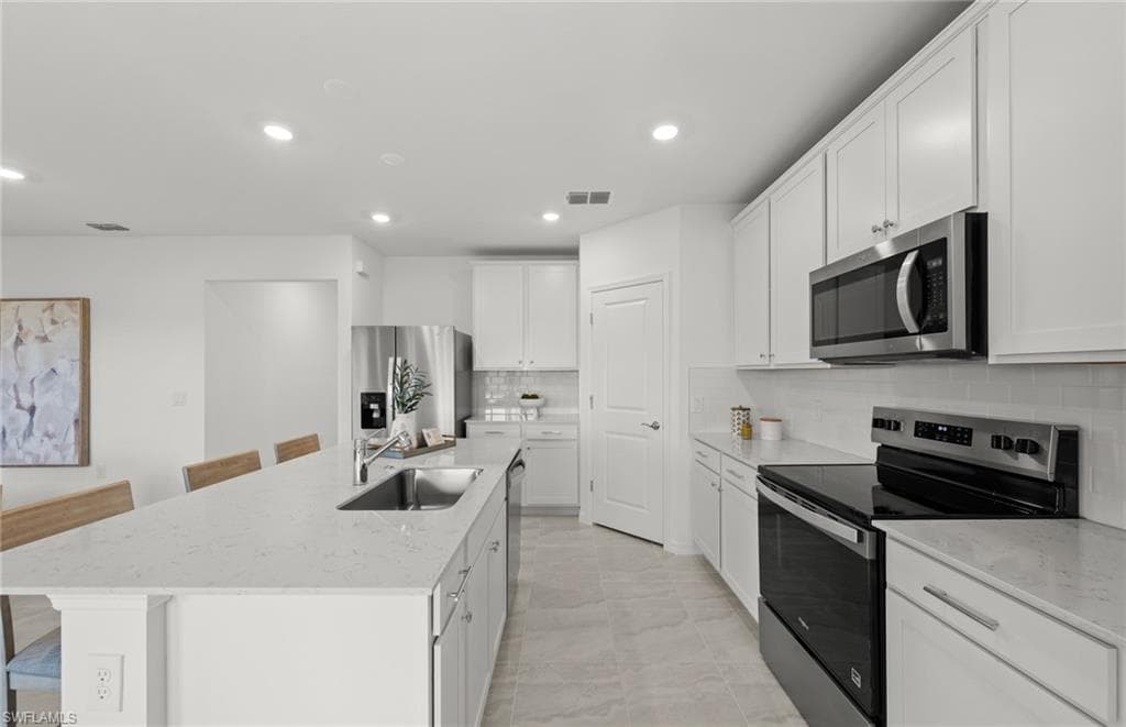 634 Lakeside Oasis AVE-15