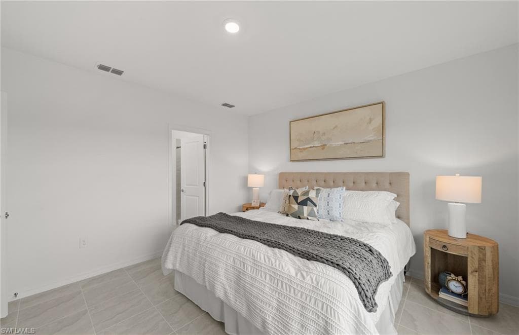 634 Lakeside Oasis AVE-23