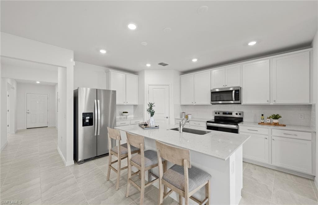 634 Lakeside Oasis AVE-13